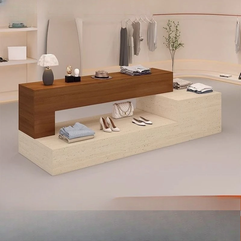 Nakajima-Vitrine, Tisch in der – Tables Bewertung und Preis