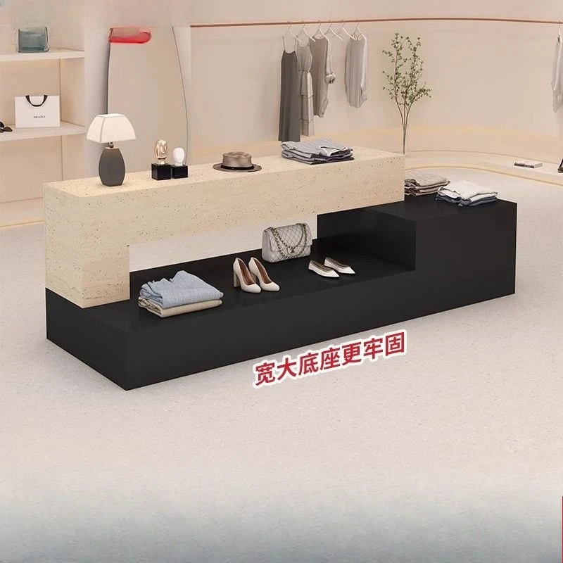 Nakajima-Vitrine, Tisch in der – Tables Bewertung und Preis